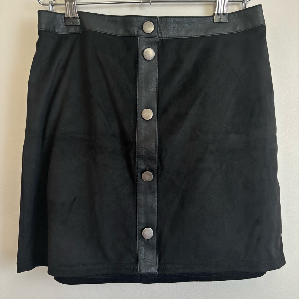 Forever 21 Black Button-Front Skirt